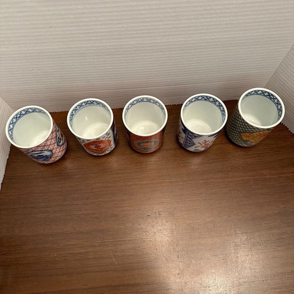 Lot of 5 Vintage Japanese Asian Porcelain Sake Tea Cup Flowers Blossom - Picture 4 of 11